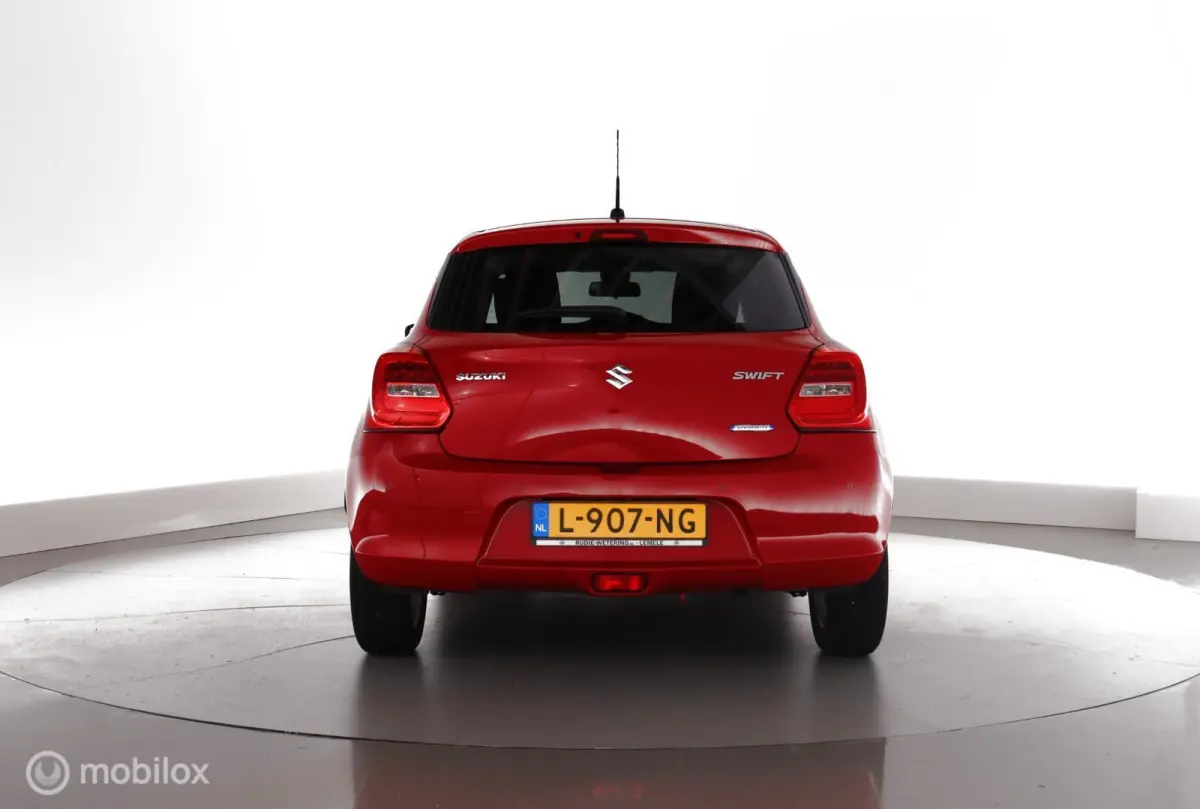 1.2 Select Smart Hybrid nav|cam|dab|lmv16