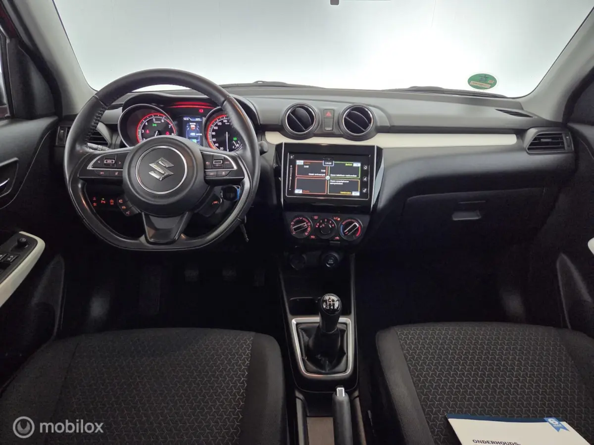 1.2 Select Smart Hybrid nav|cam|dab|lmv16