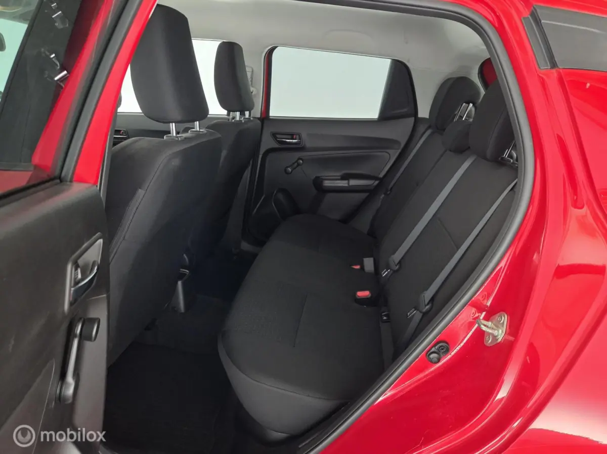 1.2 Select Smart Hybrid nav|cam|dab|lmv16