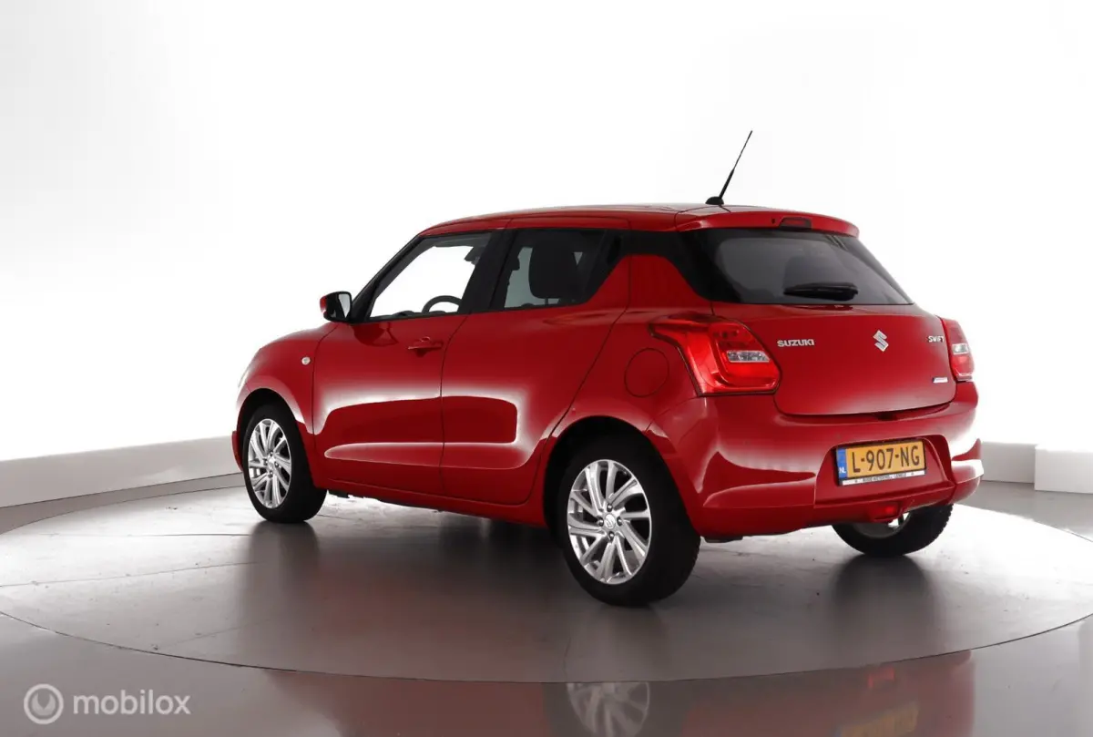1.2 Select Smart Hybrid nav|cam|dab|lmv16