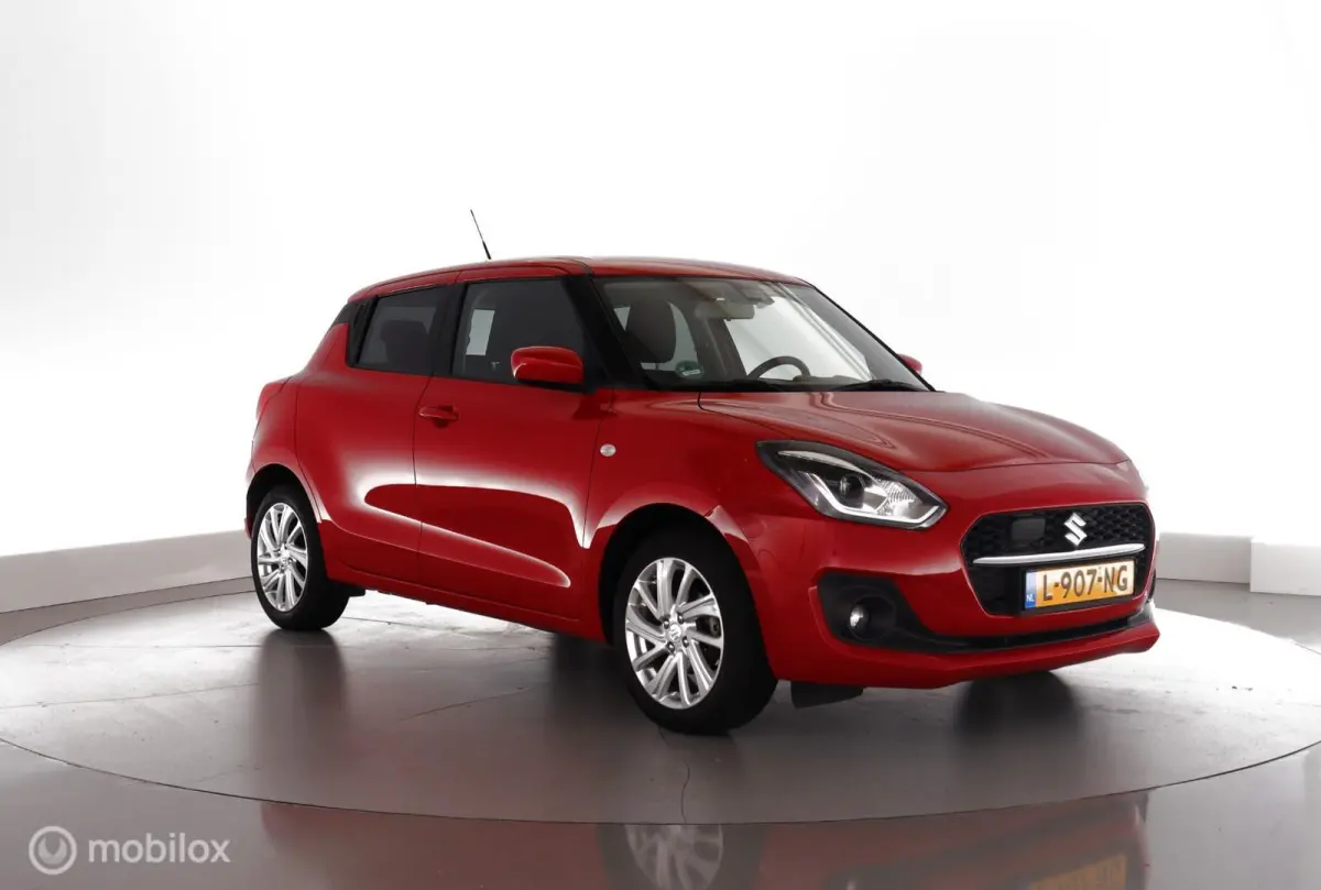 1.2 Select Smart Hybrid nav|cam|dab|lmv16