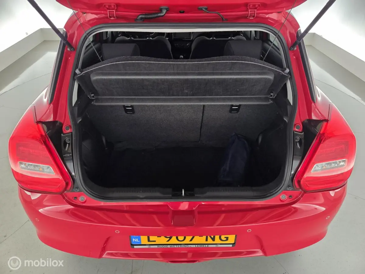 1.2 Select Smart Hybrid nav|cam|dab|lmv16