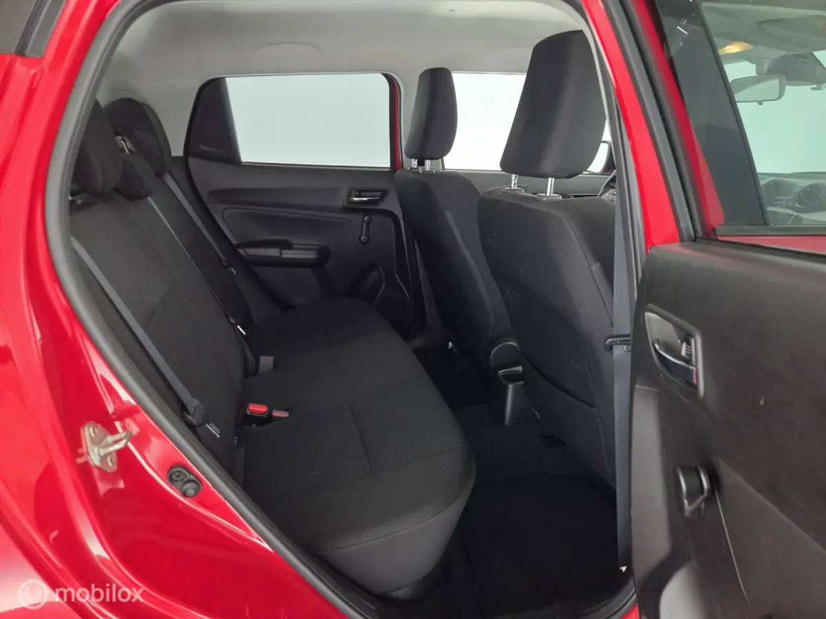 1.2 Select Smart Hybrid nav|cam|dab|lmv16