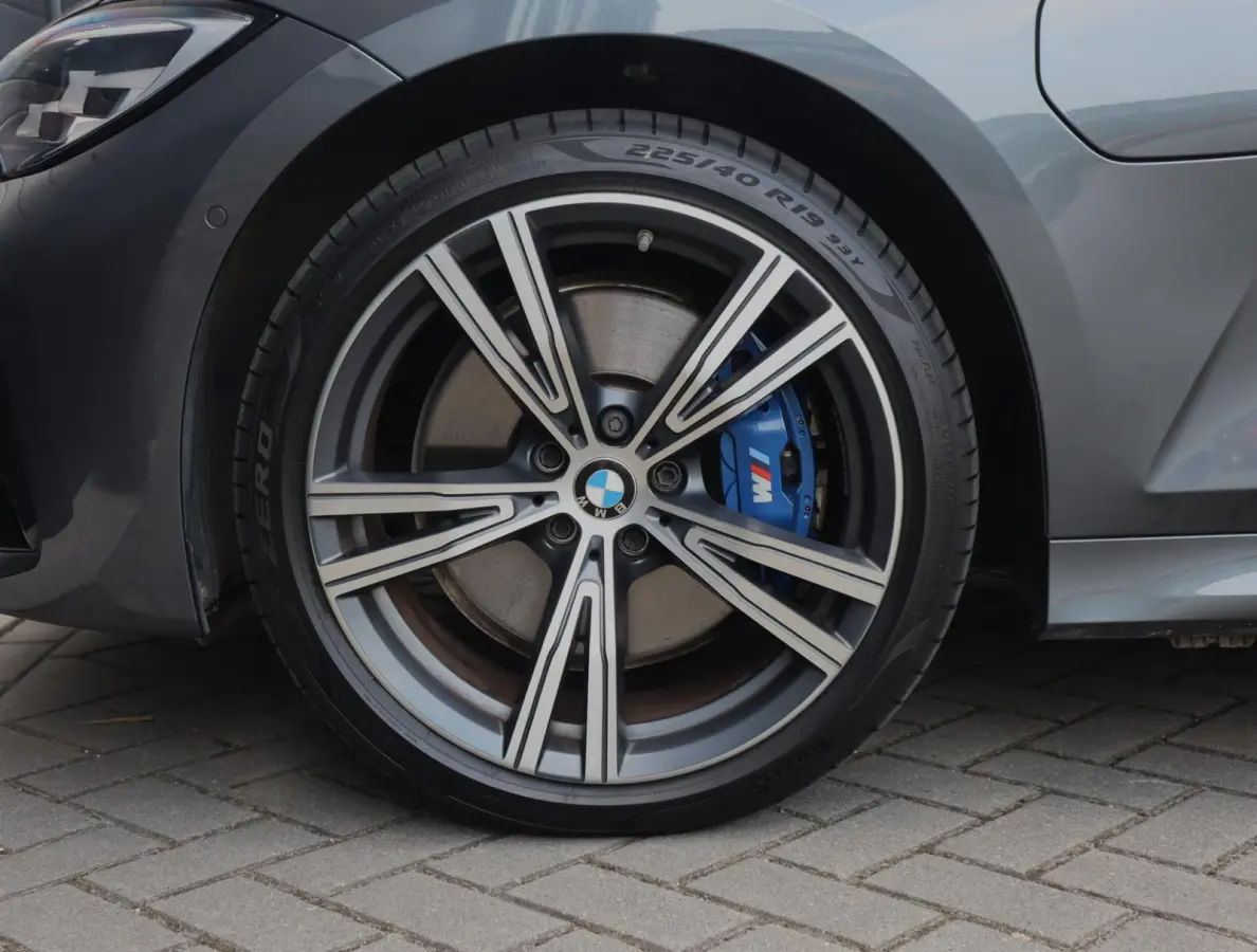 330e xDrive M Sport High Executive | Pano | Trekhaak | ACC | Leer | 19 Inch