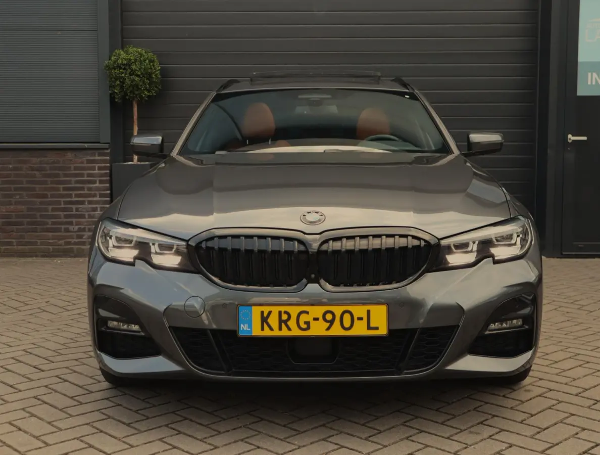 330e xDrive M Sport High Executive | Pano | Trekhaak | ACC | Leer | 19 Inch