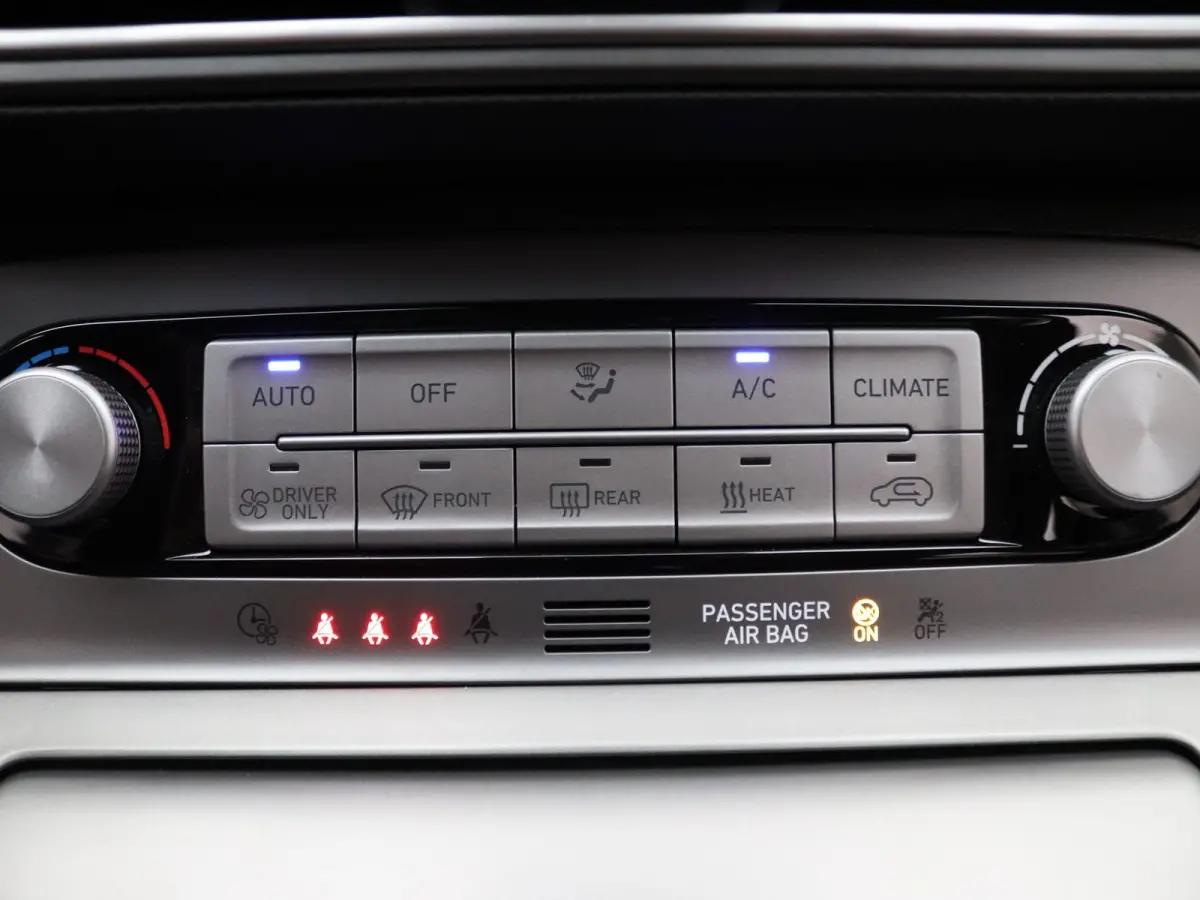 204pk EV Comfort 64 kWh Apple Carplay/Android Auto | Climate