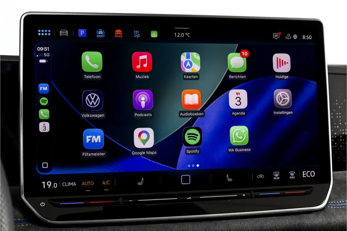 1.5 eHybrid 272PK R-Line Edition | Black Style | 15 inch Navi | Elek. Trekhaak | IQ Light | S/K-Panodak | Dig. Cockpit | Adapt. Cruise | Stoel-+Stuurverw. | 360 Camera | NAV + App. Connect |