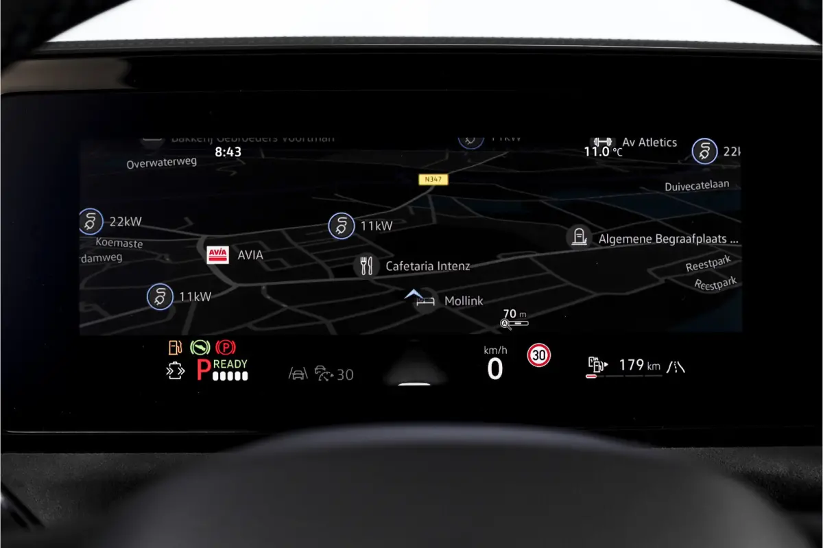 1.5 eHybrid 272PK R-Line Edition | Black Style | 15 inch Navi | Elek. Trekhaak | IQ Light | S/K-Panodak | Dig. Cockpit | Adapt. Cruise | Stoel-+Stuurverw. | 360 Camera | NAV + App. Connect |