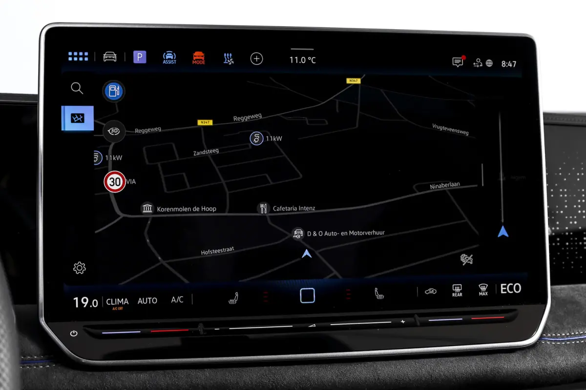 1.5 eHybrid 272PK R-Line Edition | Black Style | 15 inch Navi | Elek. Trekhaak | IQ Light | S/K-Panodak | Dig. Cockpit | Adapt. Cruise | Stoel-+Stuurverw. | 360 Camera | NAV + App. Connect |