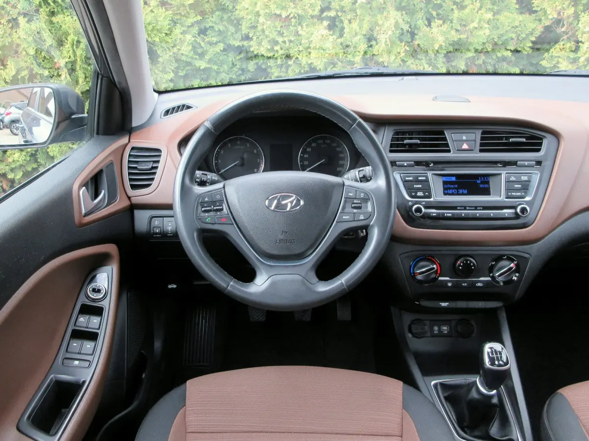 1.0 T-GDI i-Motion * Airco * Pdc * Cruise *