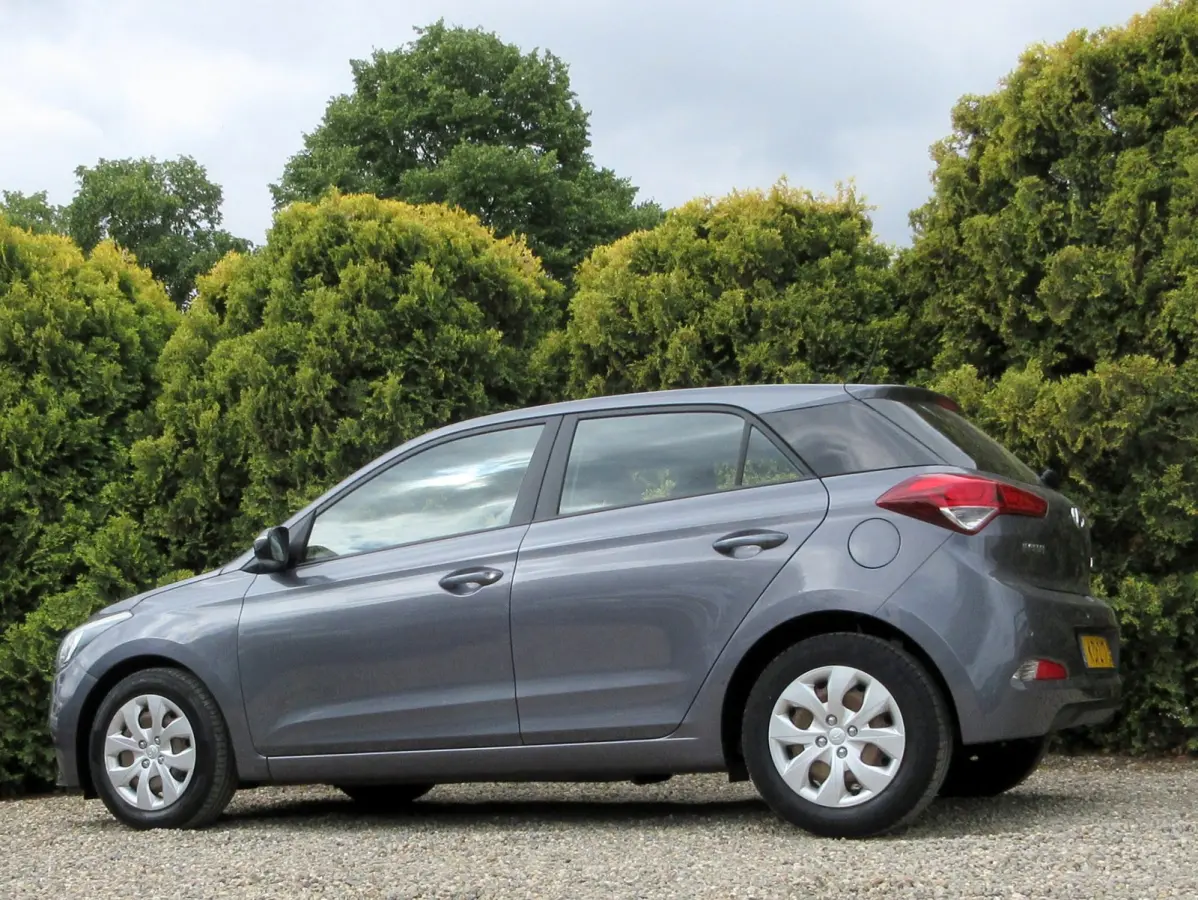 1.0 T-GDI i-Motion * Airco * Pdc * Cruise *