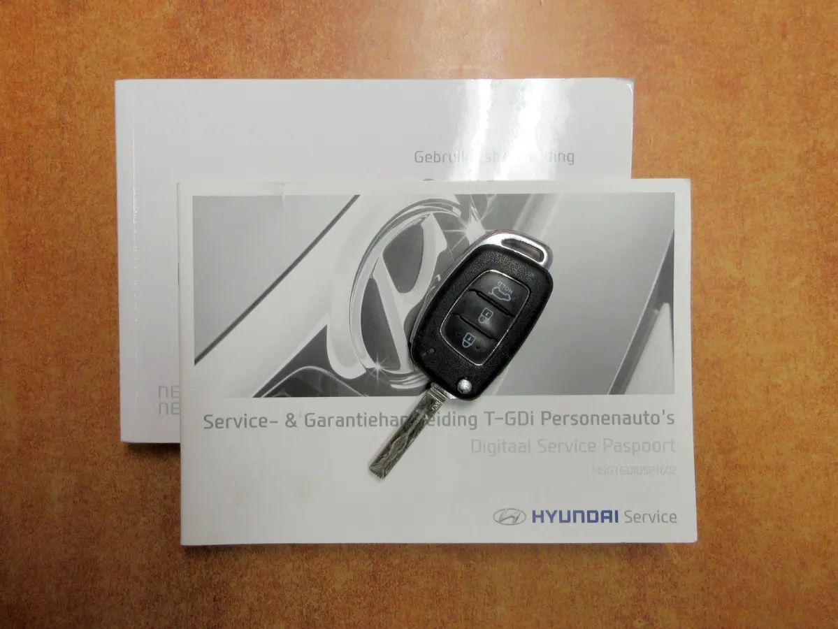 1.0 T-GDI i-Motion * Airco * Pdc * Cruise *