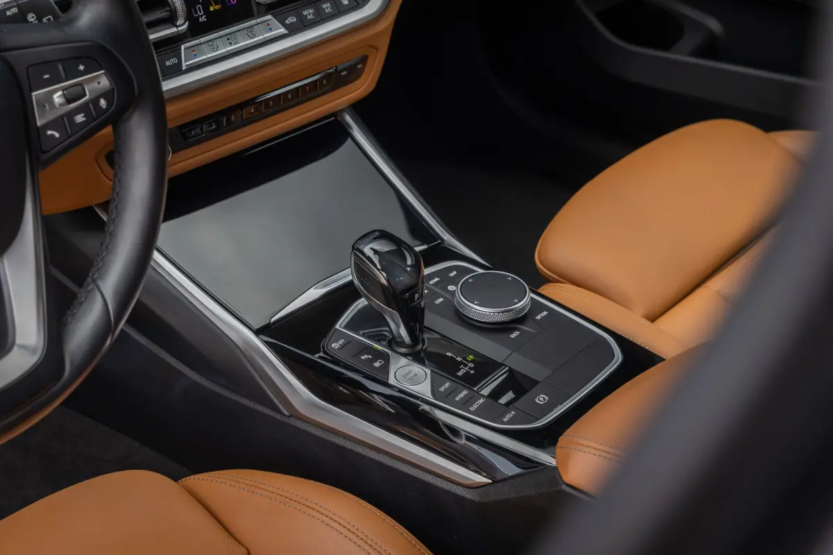 330e eDrive Edition | leder | Stoelverwarming | Digitaal dashboard | Navigatie | Keyless | Apple Carplay/Android Auto | Elektrisch bedienbare achterklep | NL-auto | Apple Carplay/Android Aut