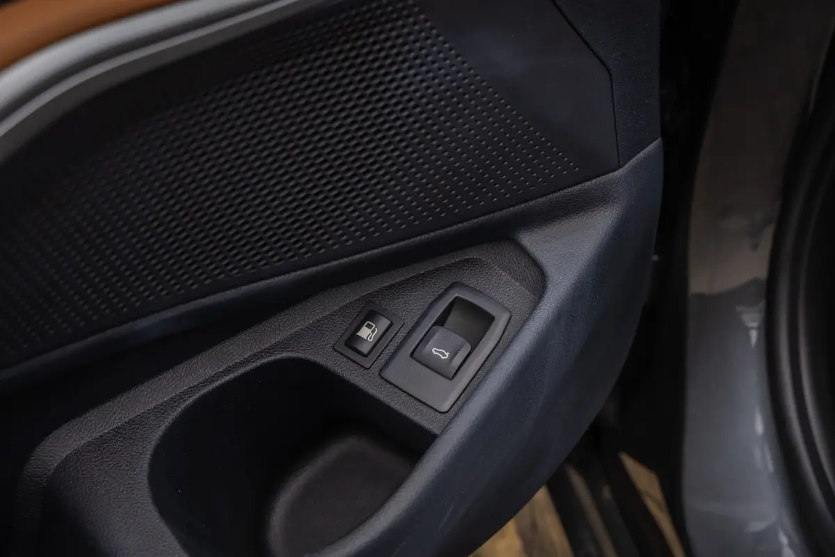 330e eDrive Edition | leder | Stoelverwarming | Digitaal dashboard | Navigatie | Keyless | Apple Carplay/Android Auto | Elektrisch bedienbare achterklep | NL-auto | Apple Carplay/Android Aut