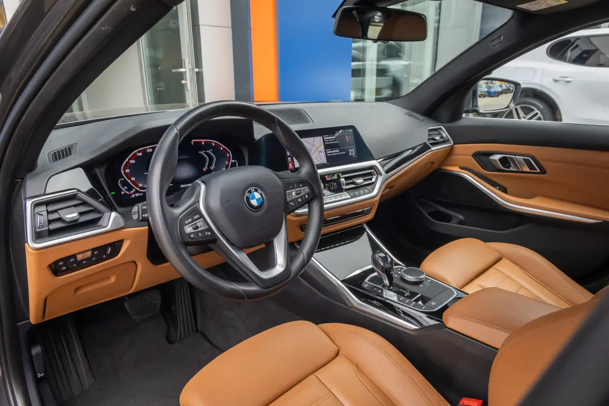 330e eDrive Edition | leder | Stoelverwarming | Digitaal dashboard | Navigatie | Keyless | Apple Carplay/Android Auto | Elektrisch bedienbare achterklep | NL-auto | Apple Carplay/Android Aut