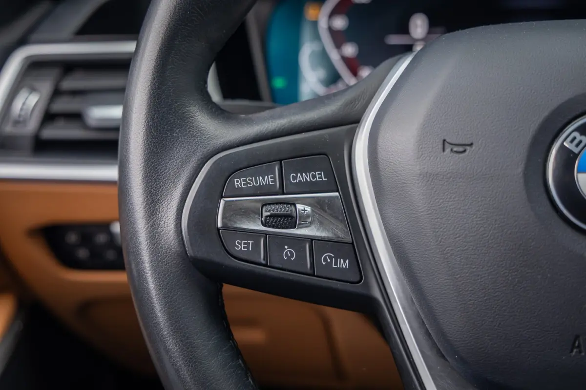 330e eDrive Edition | leder | Stoelverwarming | Digitaal dashboard | Navigatie | Keyless | Apple Carplay/Android Auto | Elektrisch bedienbare achterklep | NL-auto | Apple Carplay/Android Aut