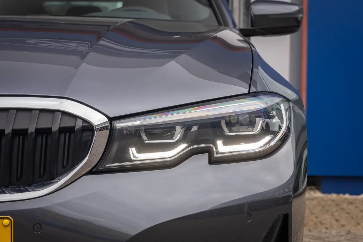 330e eDrive Edition | leder | Stoelverwarming | Digitaal dashboard | Navigatie | Keyless | Apple Carplay/Android Auto | Elektrisch bedienbare achterklep | NL-auto | Apple Carplay/Android Aut