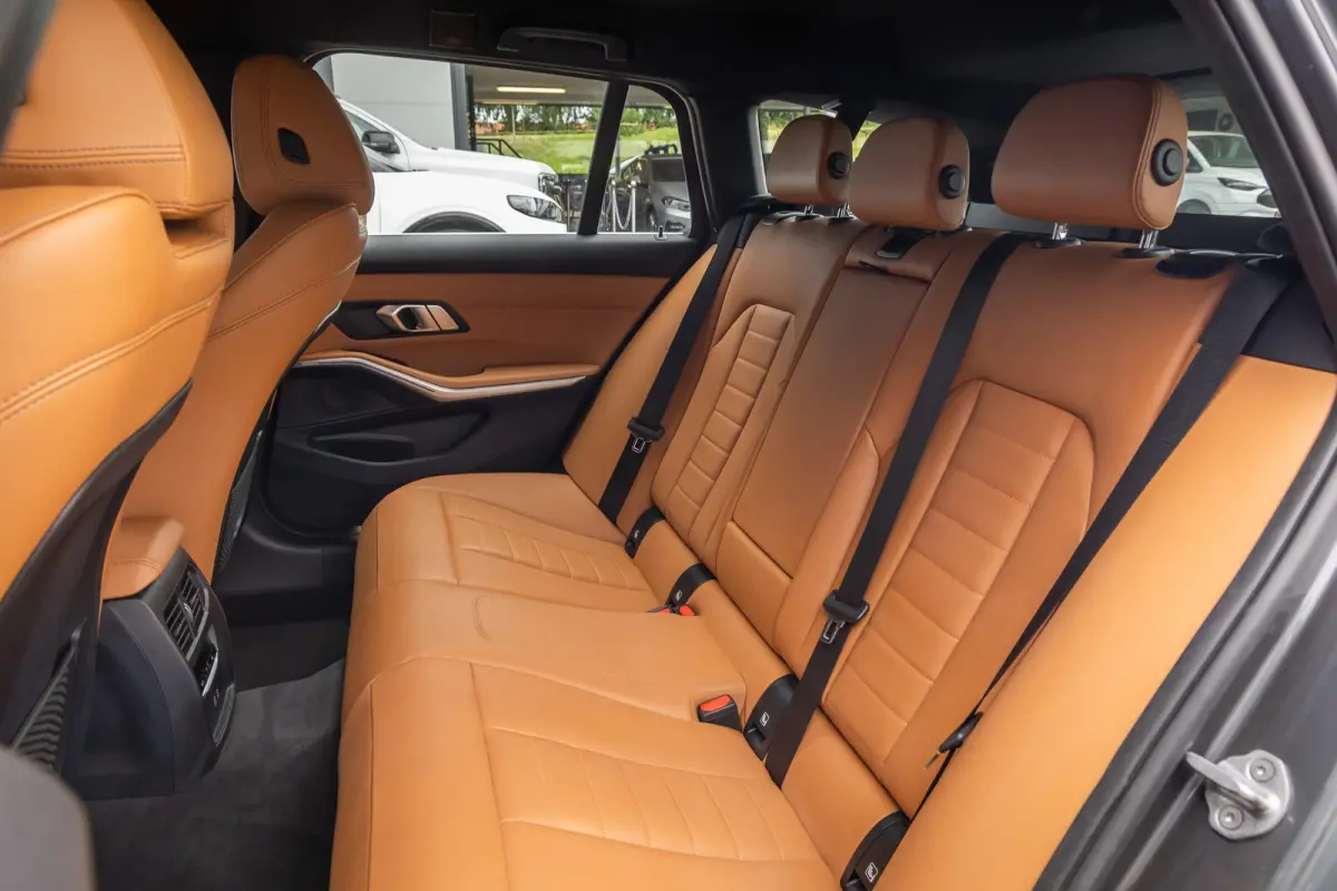 330e eDrive Edition | leder | Stoelverwarming | Digitaal dashboard | Navigatie | Keyless | Apple Carplay/Android Auto | Elektrisch bedienbare achterklep | NL-auto | Apple Carplay/Android Aut