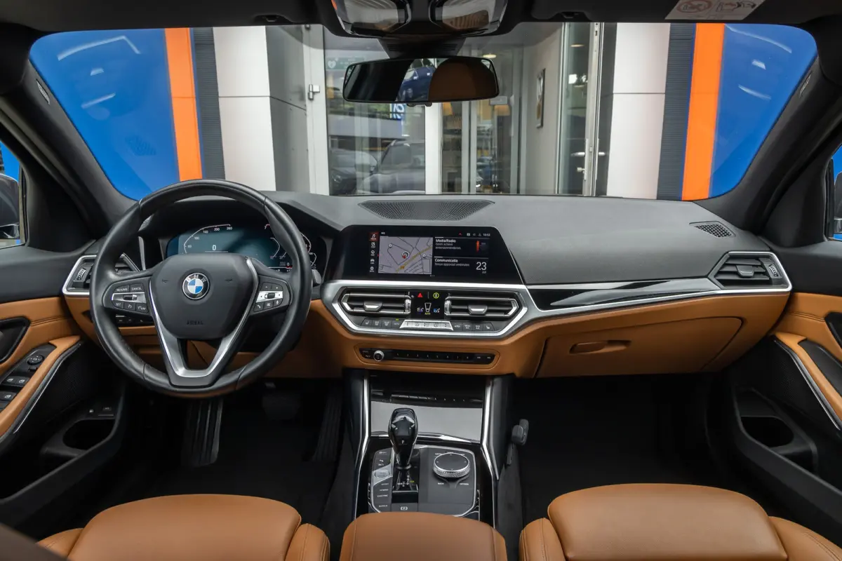 330e eDrive Edition | leder | Stoelverwarming | Digitaal dashboard | Navigatie | Keyless | Apple Carplay/Android Auto | Elektrisch bedienbare achterklep | NL-auto | Apple Carplay/Android Aut