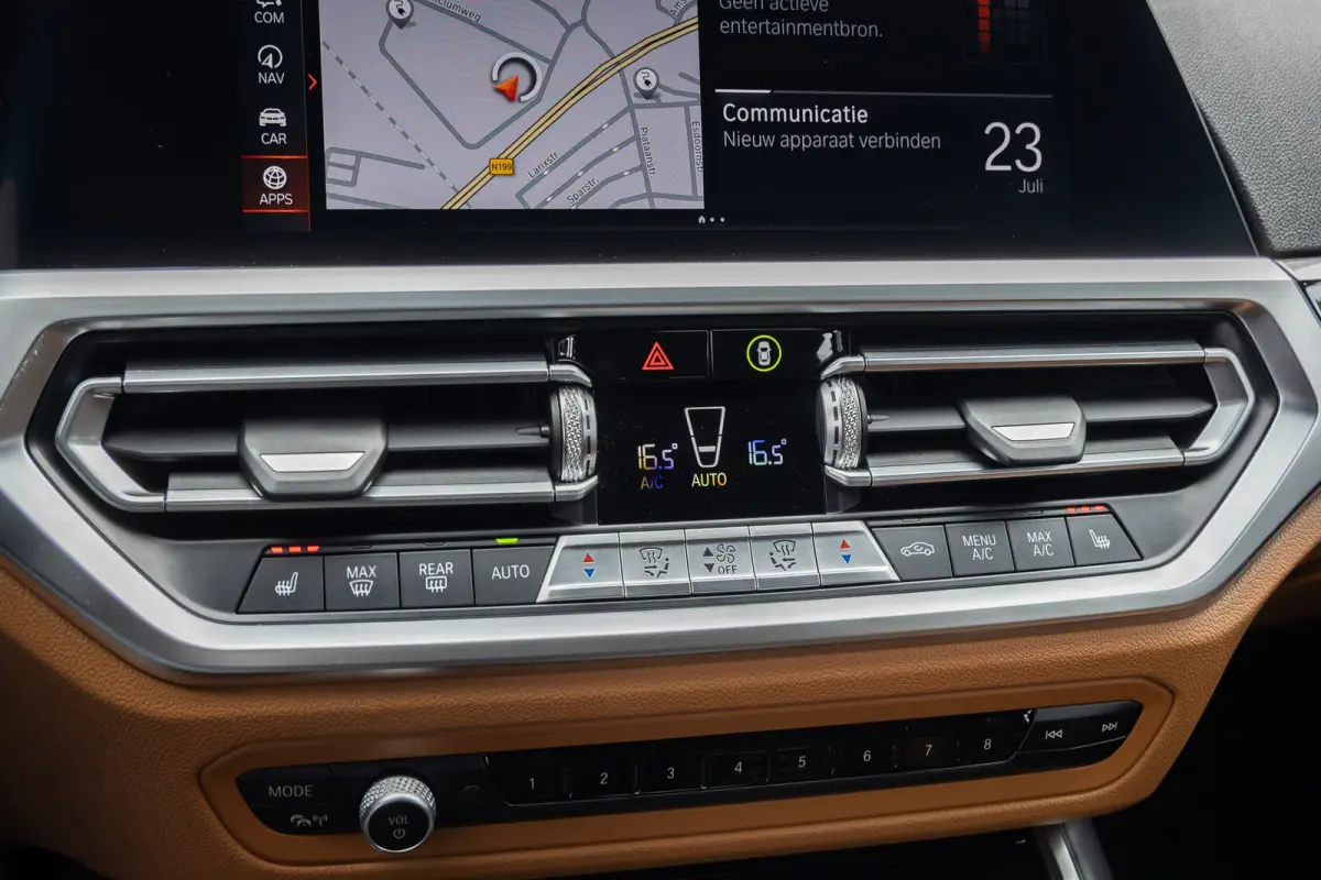 330e eDrive Edition | leder | Stoelverwarming | Digitaal dashboard | Navigatie | Keyless | Apple Carplay/Android Auto | Elektrisch bedienbare achterklep | NL-auto | Apple Carplay/Android Aut