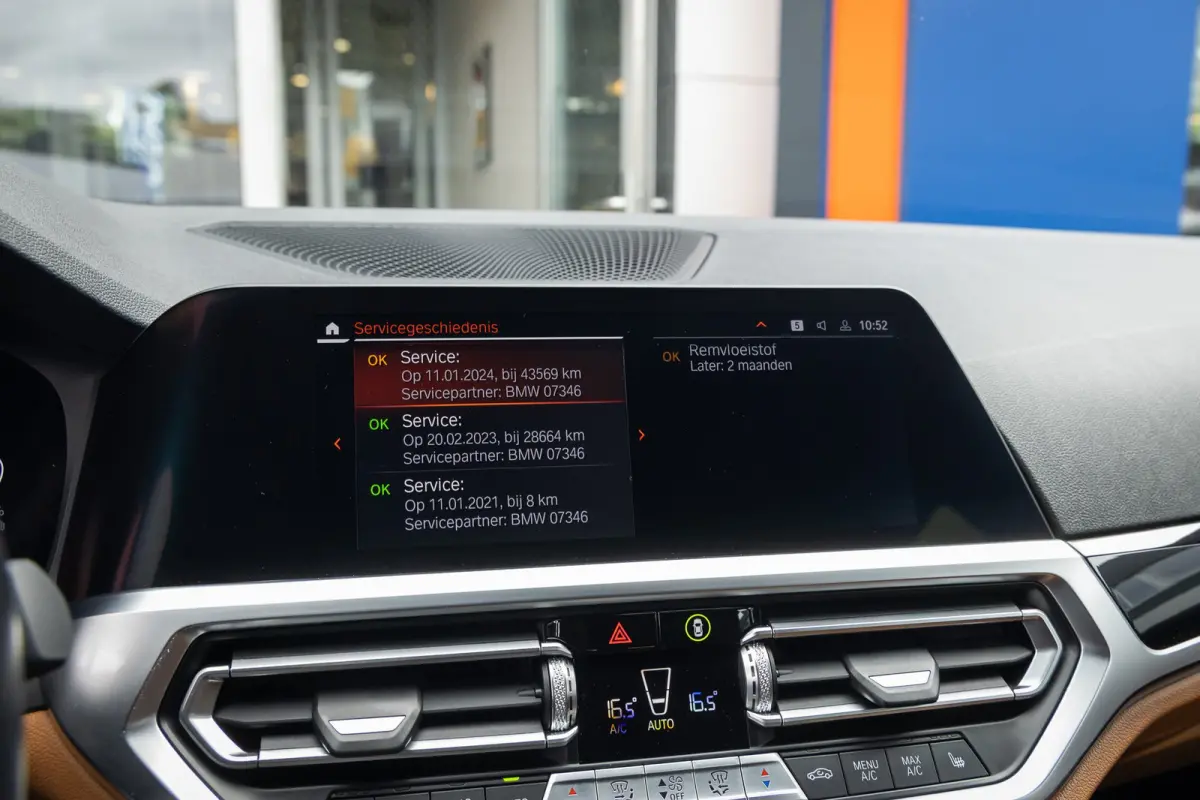 330e eDrive Edition | leder | Stoelverwarming | Digitaal dashboard | Navigatie | Keyless | Apple Carplay/Android Auto | Elektrisch bedienbare achterklep | NL-auto | Apple Carplay/Android Aut