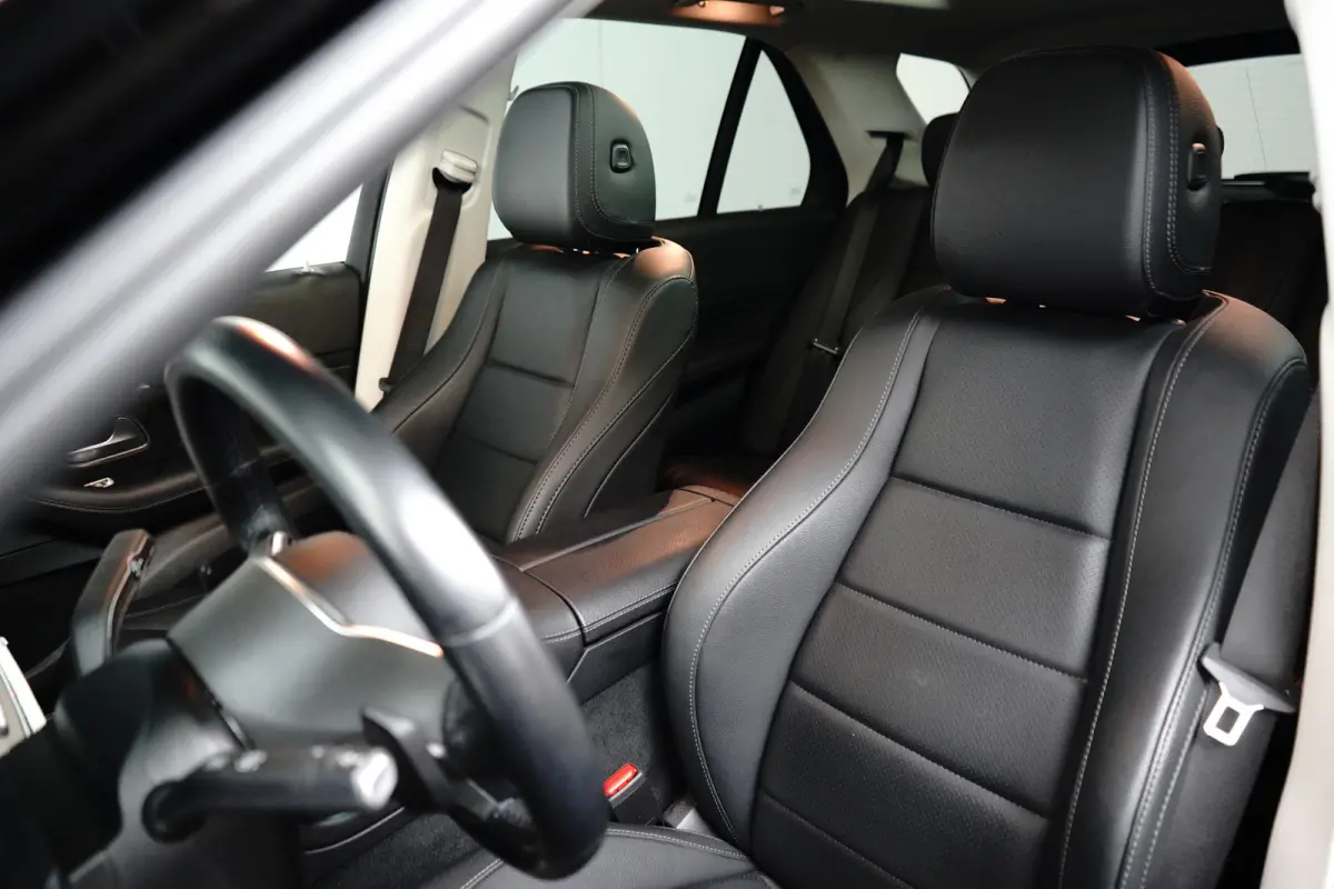 350 e 4MATIC Premium Plus Panoramadak | Burmester | 360 Camera | | Audio installatie premium | Elektrisch bedienbare achterklep met sensorsturing | Elektrisch glazen panorama-dak