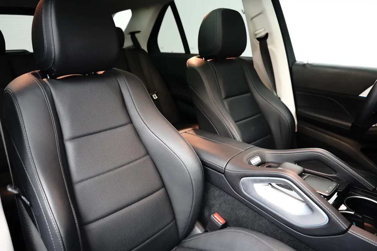 350 e 4MATIC Premium Plus Panoramadak | Burmester | 360 Camera | | Audio installatie premium | Elektrisch bedienbare achterklep met sensorsturing | Elektrisch glazen panorama-dak