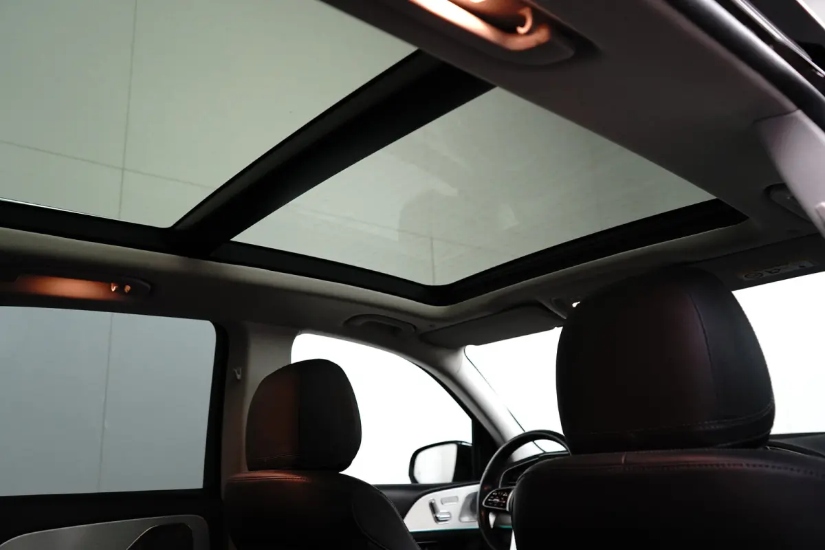 350 e 4MATIC Premium Plus Panoramadak | Burmester | 360 Camera | | Audio installatie premium | Elektrisch bedienbare achterklep met sensorsturing | Elektrisch glazen panorama-dak