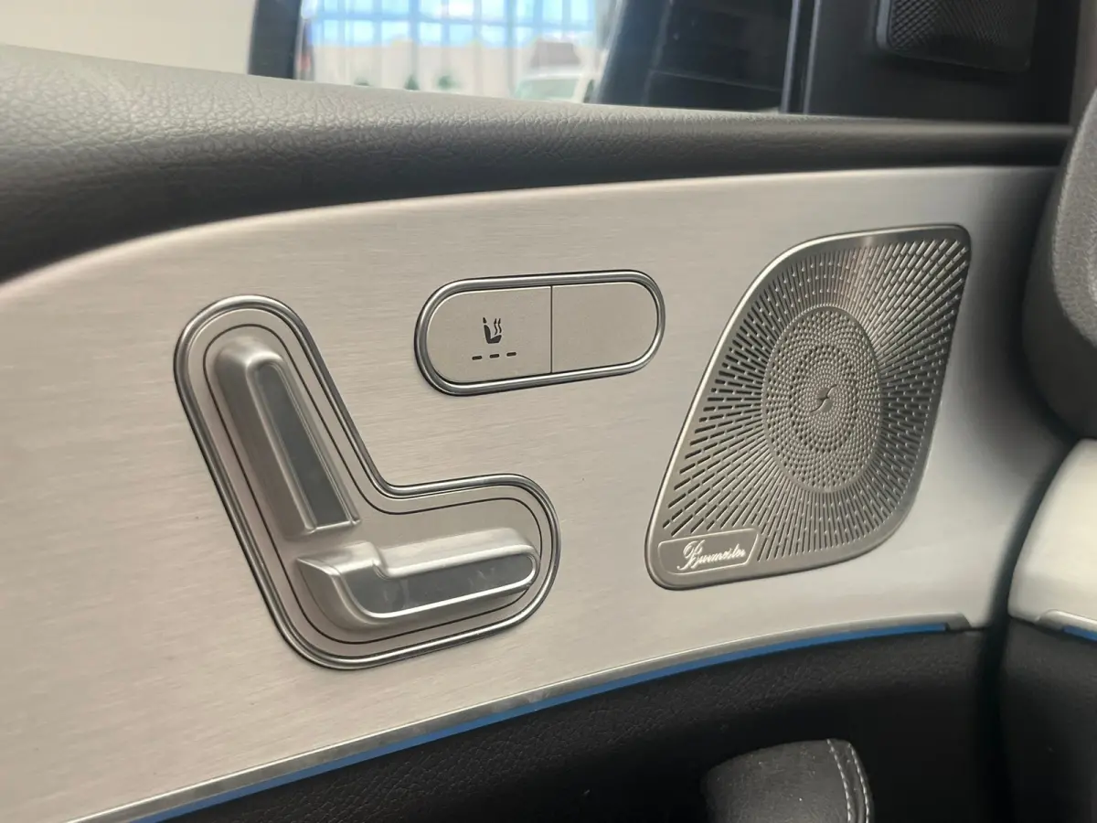 350 e 4MATIC Premium Plus Panoramadak | Burmester | 360 Camera | | Audio installatie premium | Elektrisch bedienbare achterklep met sensorsturing | Elektrisch glazen panorama-dak