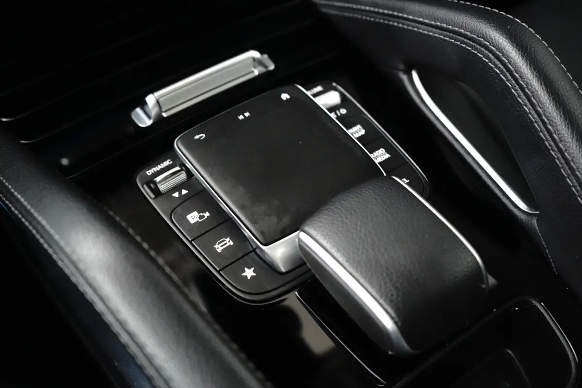 350 e 4MATIC Premium Plus Panoramadak | Burmester | 360 Camera | | Audio installatie premium | Elektrisch bedienbare achterklep met sensorsturing | Elektrisch glazen panorama-dak