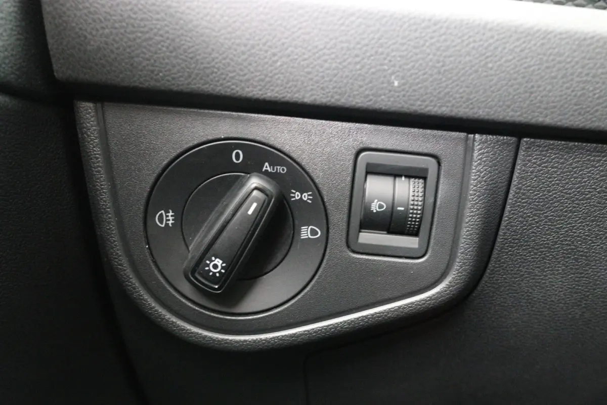 1.0 TSI Life Business | 1e Eigenaar! | Dealer Onderhouden | LED | Navi By App | Clima | Stoelverwarminig | Cruise Adaptive | Lichtmetalen Velgen | Parkeersensoren V+A