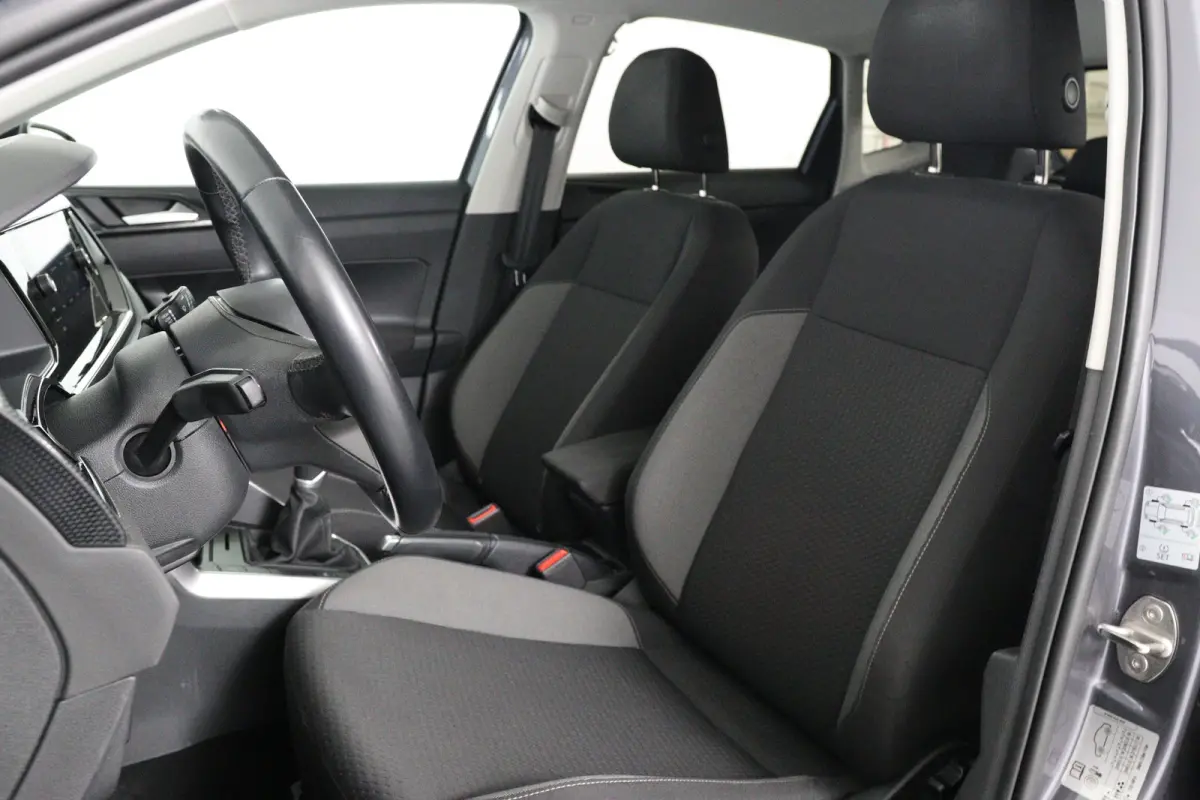 1.0 TSI Life Business | 1e Eigenaar! | Dealer Onderhouden | LED | Navi By App | Clima | Stoelverwarminig | Cruise Adaptive | Lichtmetalen Velgen | Parkeersensoren V+A