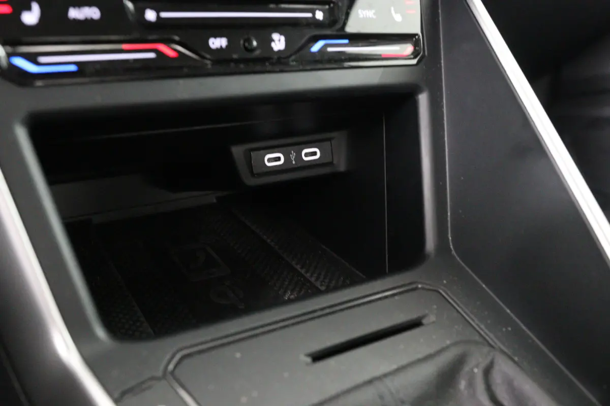 1.0 TSI Life Business | 1e Eigenaar! | Dealer Onderhouden | LED | Navi By App | Clima | Stoelverwarminig | Cruise Adaptive | Lichtmetalen Velgen | Parkeersensoren V+A