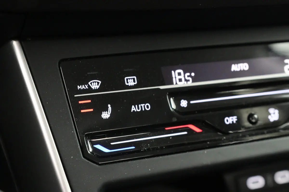 1.0 TSI Life Business | 1e Eigenaar! | Dealer Onderhouden | LED | Navi By App | Clima | Stoelverwarminig | Cruise Adaptive | Lichtmetalen Velgen | Parkeersensoren V+A