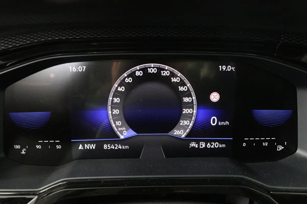 1.0 TSI Life Business | 1e Eigenaar! | Dealer Onderhouden | LED | Navi By App | Clima | Stoelverwarminig | Cruise Adaptive | Lichtmetalen Velgen | Parkeersensoren V+A