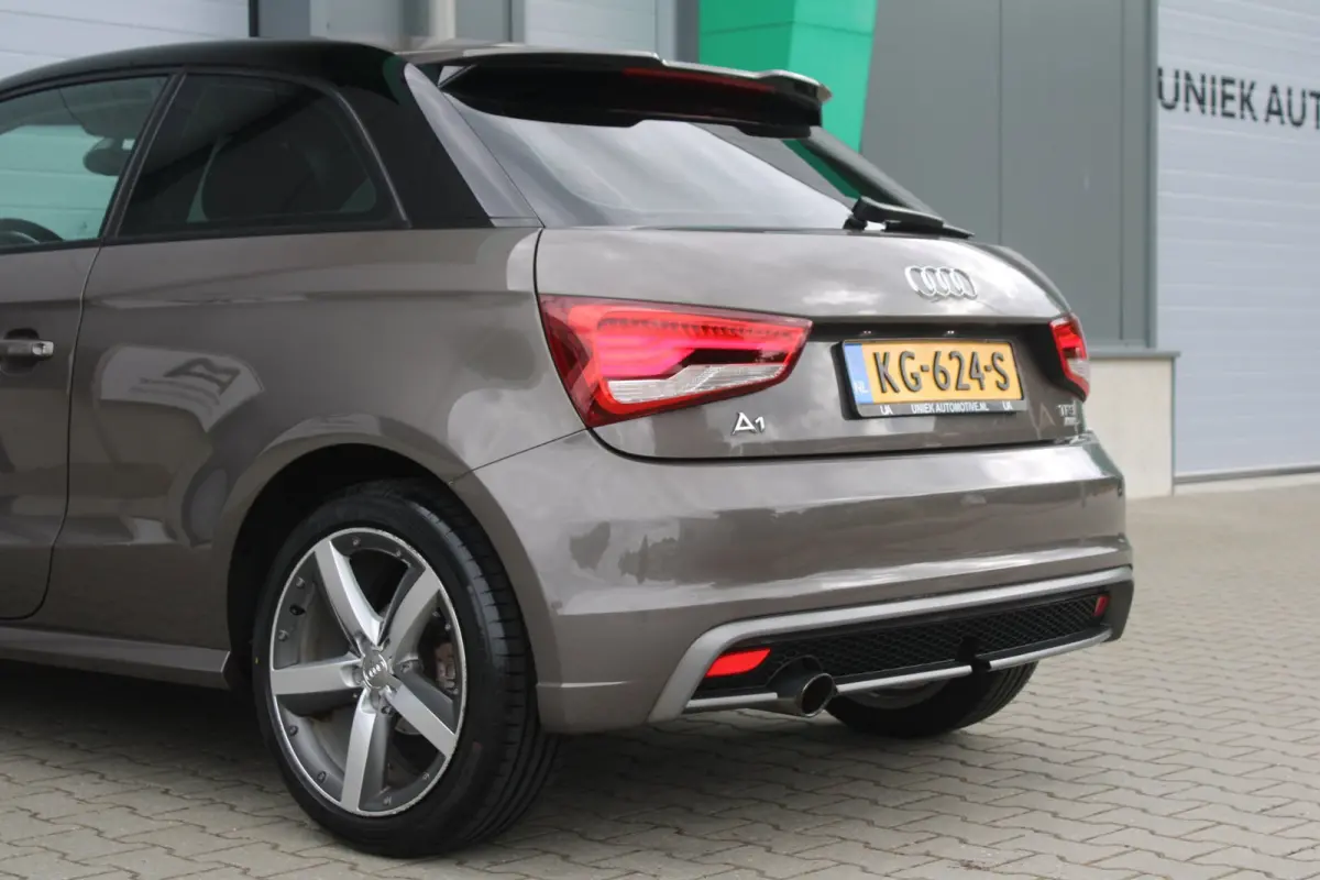 1.0 TFSI ADRENALIN | S LINE | AIRCO | ELEKTR. RAMEN | NAVIGATIE