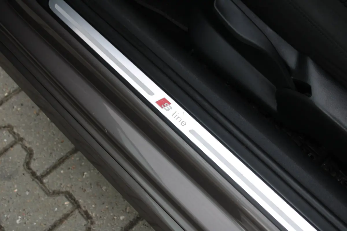 1.0 TFSI ADRENALIN | S LINE | AIRCO | ELEKTR. RAMEN | NAVIGATIE