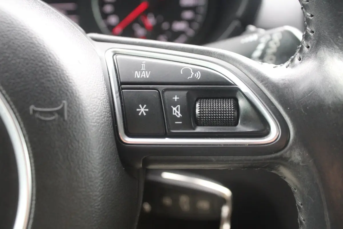 1.0 TFSI ADRENALIN | S LINE | AIRCO | ELEKTR. RAMEN | NAVIGATIE