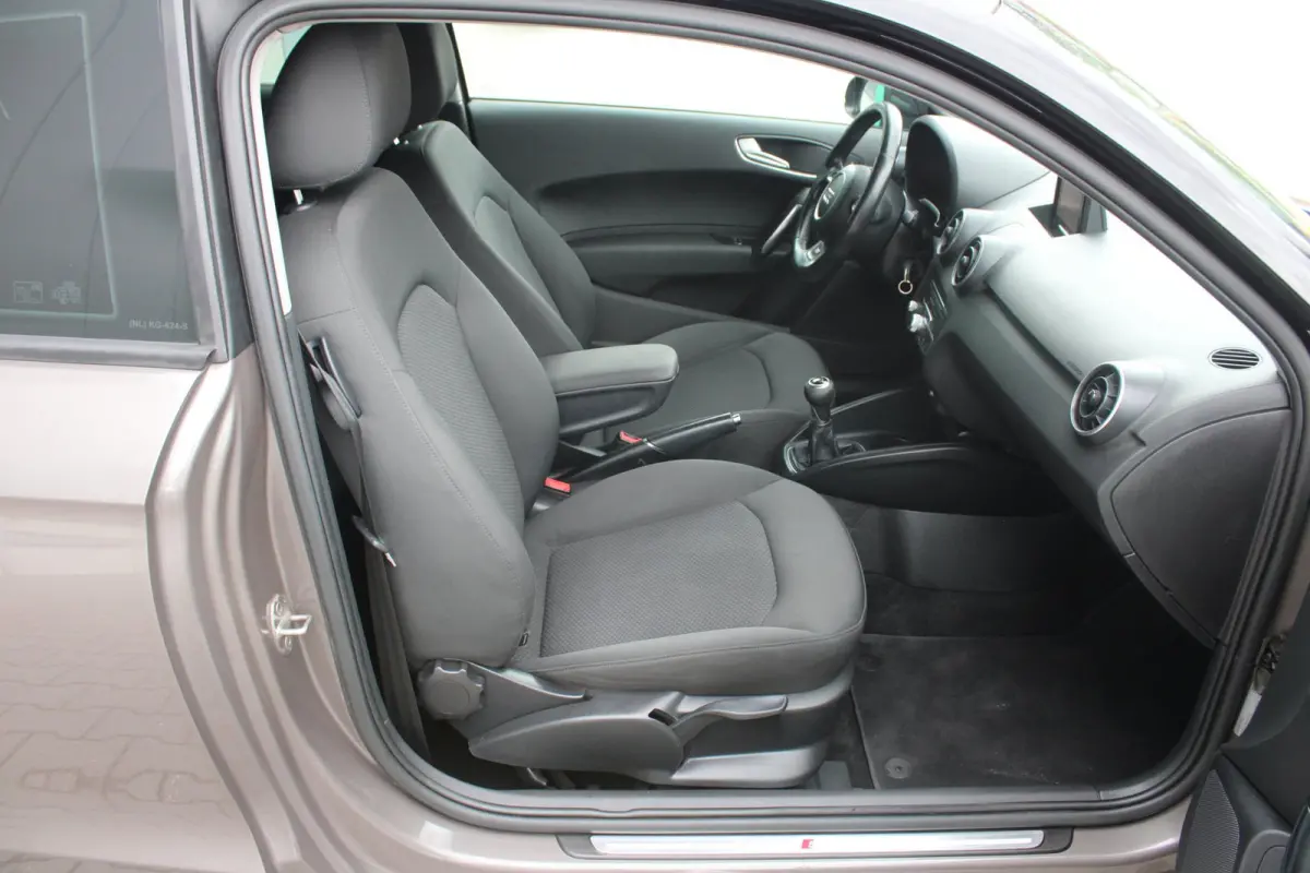 1.0 TFSI ADRENALIN | S LINE | AIRCO | ELEKTR. RAMEN | NAVIGATIE