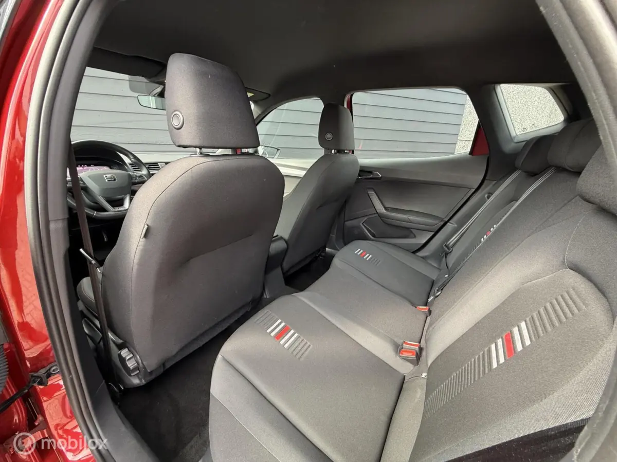 1.0 TSI FR Business Viritual/Winterpack/Camera/17'