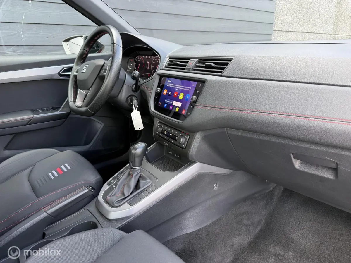 1.0 TSI FR Business Viritual/Winterpack/Camera/17'