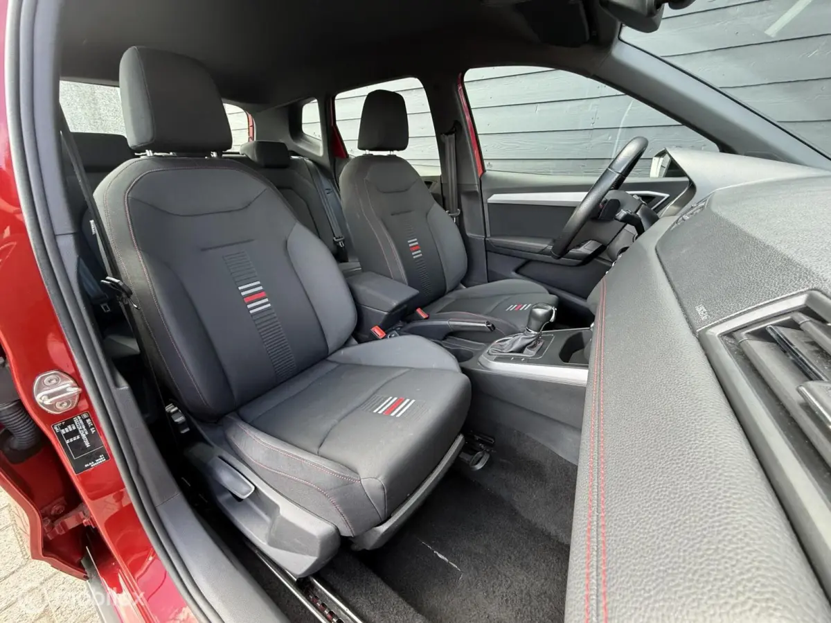 1.0 TSI FR Business Viritual/Winterpack/Camera/17'