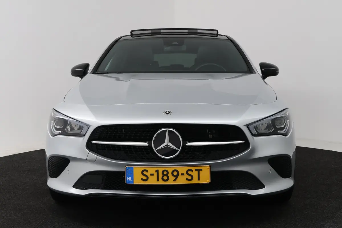 250 e Luxury Line (PANORAMADAK, TREKHAAK, STOELVERWARMING, SFEERVERLICHTING, CAMERA)