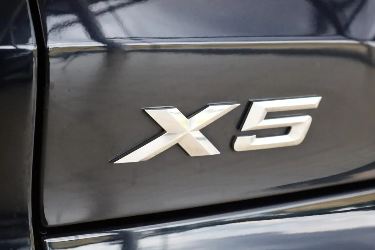 xDrive40i High Executive | M Sportpakket | Panorama Dak | Trekhaak | Stoelverwarming | Parkeersensoren | Achteruitrij Camera
