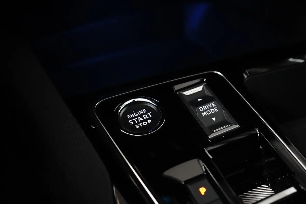 1.6 HYbrid 225 Active Pack Business Camera | Cruise Control | Parkeersensoren | Camera | Achteruitrijcamera | Apple Carplay/Android Auto|telefoonintegratie premium | Bluetooth telefoonvoorbe