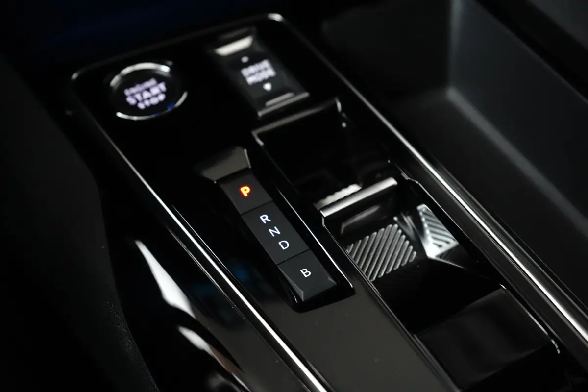 1.6 HYbrid 225 Active Pack Business Camera | Cruise Control | Parkeersensoren | Camera | Achteruitrijcamera | Apple Carplay/Android Auto|telefoonintegratie premium | Bluetooth telefoonvoorbe