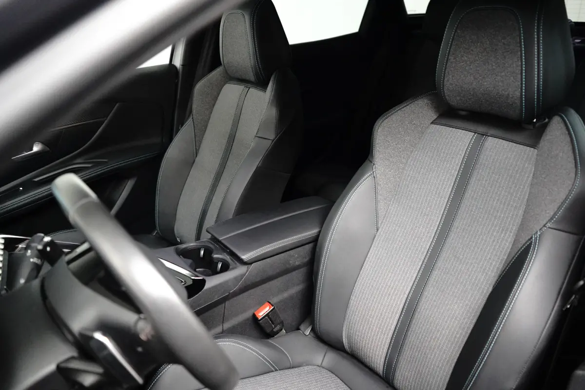 1.6 HYbrid 225 Active Pack Business Camera | Cruise Control | Parkeersensoren | Camera | Achteruitrijcamera | Apple Carplay/Android Auto|telefoonintegratie premium | Bluetooth telefoonvoorbe
