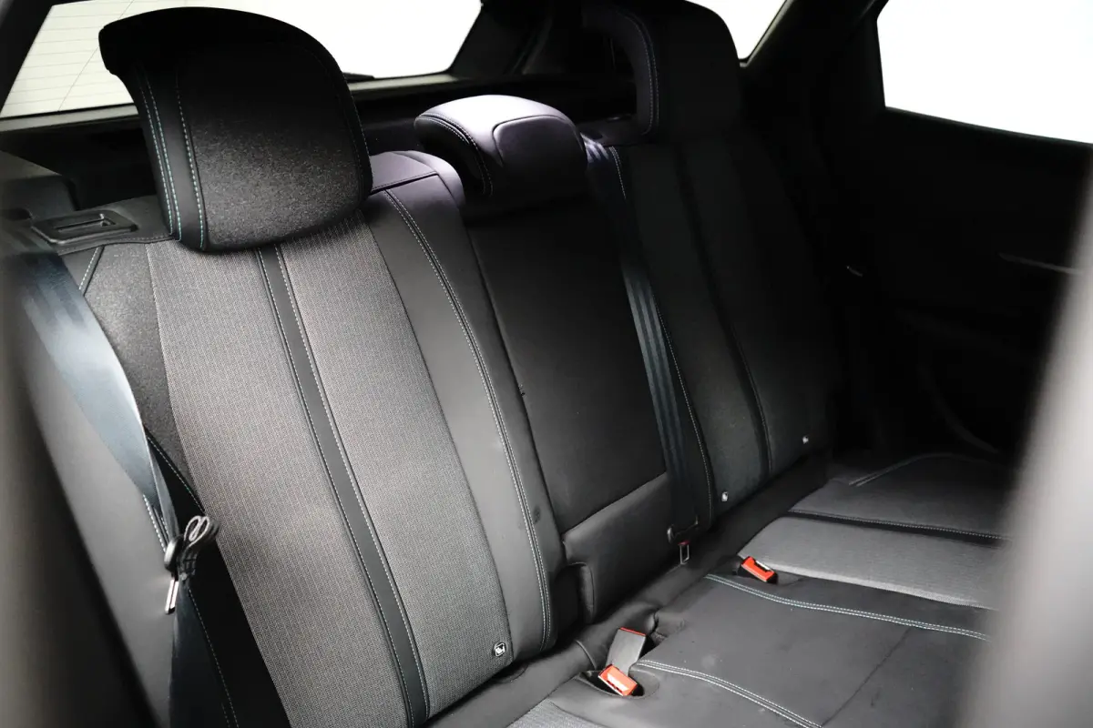 1.6 HYbrid 225 Active Pack Business Camera | Cruise Control | Parkeersensoren | Camera | Achteruitrijcamera | Apple Carplay/Android Auto|telefoonintegratie premium | Bluetooth telefoonvoorbe