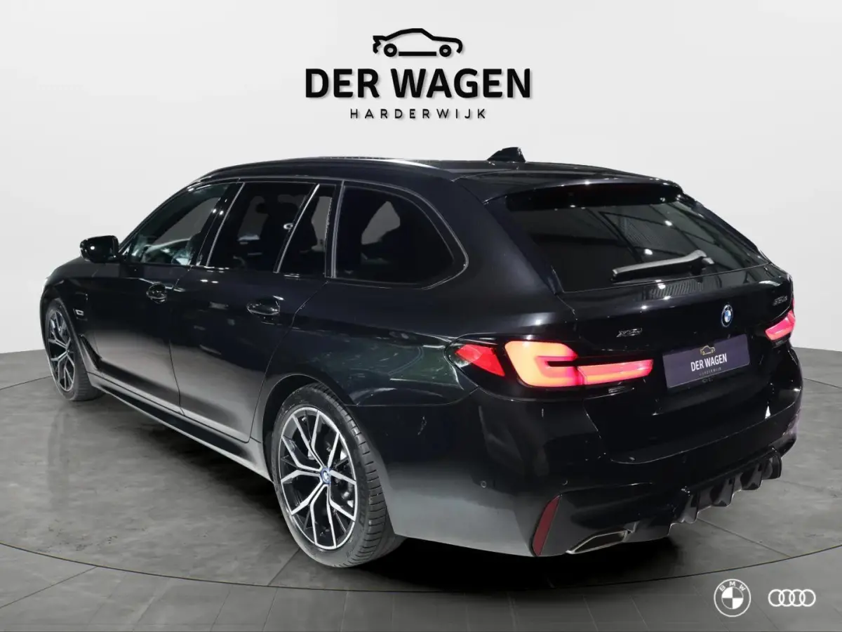 530e xDrive M Sport / PANODAK / El STOELEN / HARMANKARDON / ACC / DODEHOEK