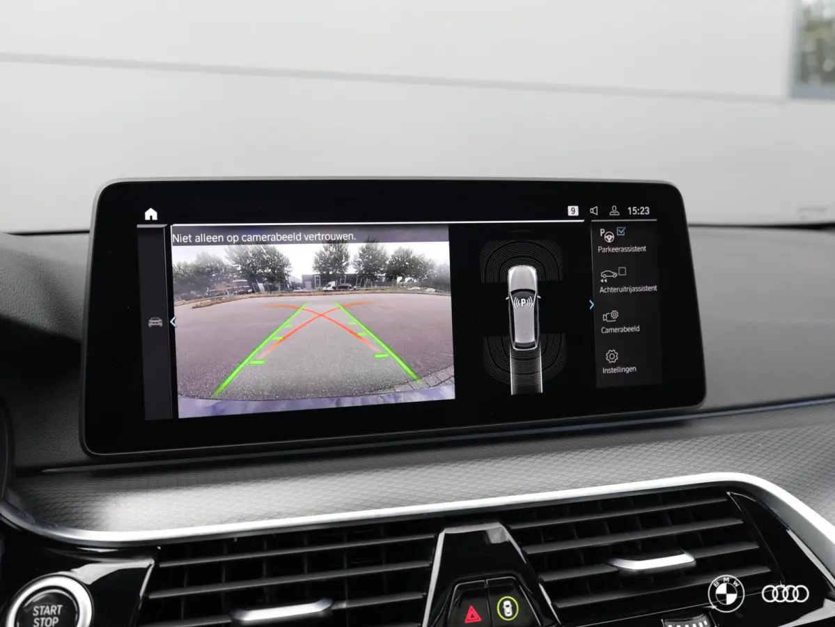 530e xDrive M Sport / PANODAK / El STOELEN / HARMANKARDON / ACC / DODEHOEK